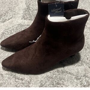 Women's Brown Boots By Universal Thread Sizes…6.5,9.5